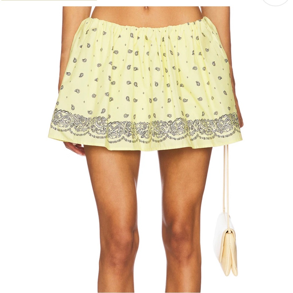 NWT Amelia Mini Skirt in Butter Yellow
Lovers and Friends